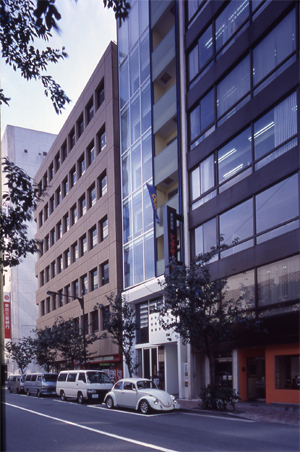 GINZA CRESCENT BLDG01.jpg